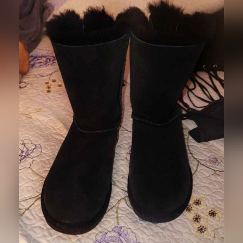 Uggs  Bailey Bow II Size 10